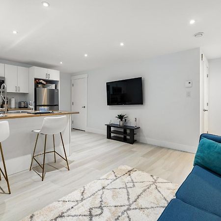 Beautiful 1 Bedroom Apartment - Private Entrance Moncton Zewnętrze zdjęcie