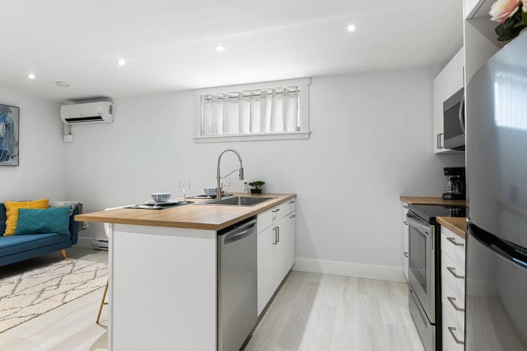 Beautiful 1 Bedroom Apartment - Private Entrance Moncton Zewnętrze zdjęcie